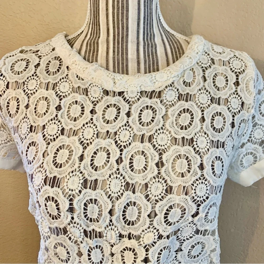 NWT L’Atiste Lace Crop Top Medium White Floral Crochet Design Lace-Up Back New - Picture 2 of 16